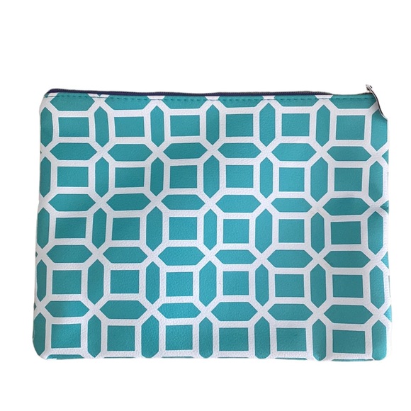 2 for $20 Cosmetics / Toiletries bag - Picture 2 of 3